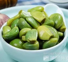 Emerald Preserved Garlic