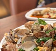 Spicy Stir-Fried Clams