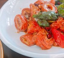Stir-fried肥肠 with螺丝椒