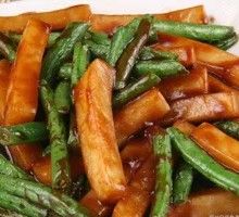 Drumstick Bean and Potato Stir-fry