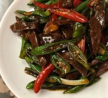 Sautéed Beef with Hangzhou Chili