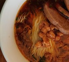 Braised Pork Spicy Sauce Noodles