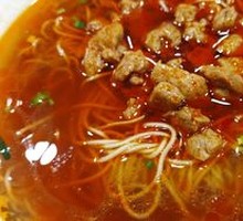Spicy Pork and Bean Sprout Cold Noodles