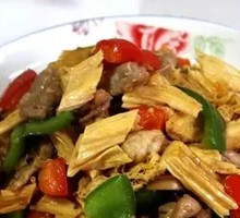 Fried Tofu Skin and Pork Clay Pot Rice