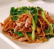 Stir-fried Noodles with Shredded Pork and Vegetables