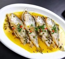 Steamed Small Yellow Croaker with Preserved Mustard Greens
