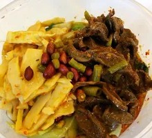 Spicy Chicken Gizzard with Bamboo Shoots and Rice Noodles