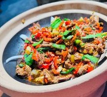 Stir-Fried Beef with Yellow Onion