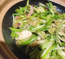 Braised Water Celery in Clay Pot