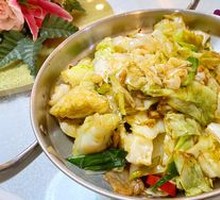 Spicy Stir-Fried Cabbage