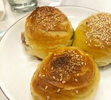 Pan-fried beef buns