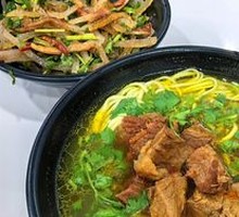 Sliced Beef Noodles in Brown Sauce