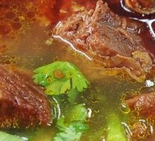 Sour Cabbage Braised Beef Noodles