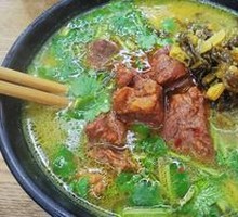 Sour Cabbage Braised Beef Noodles