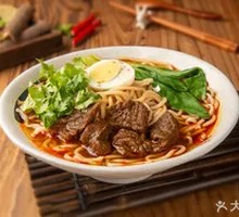 Sour Cabbage Braised Beef Noodles
