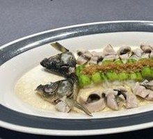 Shunde Oil and Salt Steamed Boneless Crucian Carp