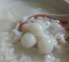 Sweet Rice Balls in Fermented Glutinous Rice Water