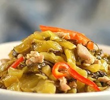 Sour Cabbage with Pork Strips