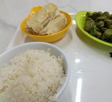 Stuffed Tripe Rolls