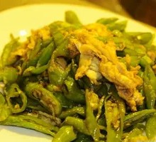 Stir-Fried Eggs with Green Peppers