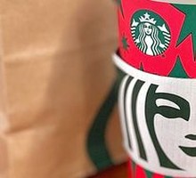 Italian Christmas Latte Star Iced Drink