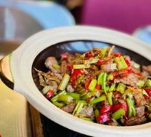 Stir-Fried Beef with Yellow Onion