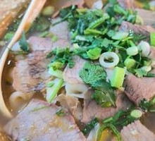 Beef Daoxiao Noodles (Small Portion)