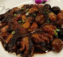 Black garlic braised eel
