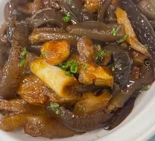Scallion-braised Sea Cucumber with Pig's Trotters