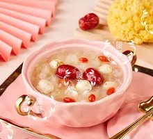 Tremella and Lotus Seed Soup