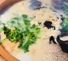 Fresh Qiandao Lake Fish Head Soup
