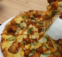Spicy Crawfish & Tender Chicken Pizza