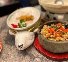 Stoneware Frog Legs with Beef