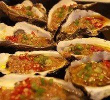 Steamed Oyster with Garlic Flavor