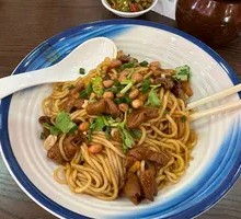 Stewed Intestine with Rice Noodles