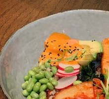 Pan-seared Salmon Avocado Salad with Chicken