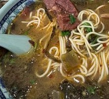 Sour Cabbage Braised Beef Noodles