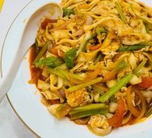 Egg Stir-Fried Knife-Sliced Noodles