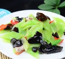 Black Mushroom Stir-Fried with Lettuce