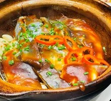 Stewed River Fish Head in Clay Pot