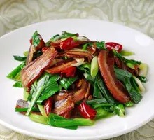 Stir-fried Pork with Garlic Chives