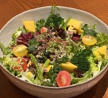 Quinoa Mango Salad