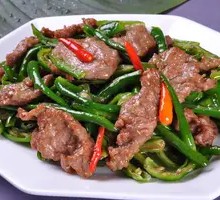Sautéed Beef with Hangzhou Peppers