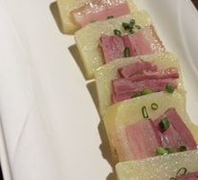 Steamed Potato with Salted Pork