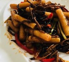 Bamboo Shoot Mushroom Stir-Fried Rice Noodles