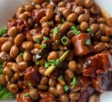 Stewed Pig Tail with Peanuts