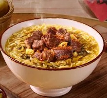 老坛酸菜牛腩面