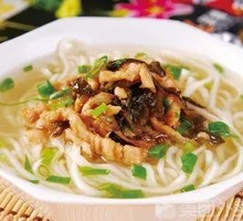 Pickled Cabbage and Pork Noodles
