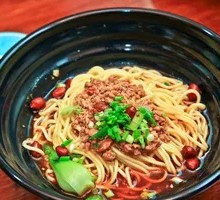 Eight Treasure Noodle with Meat Sauce