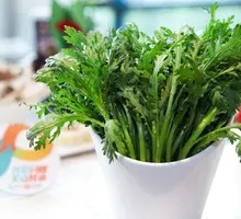 Chinese chrysanthemum greens